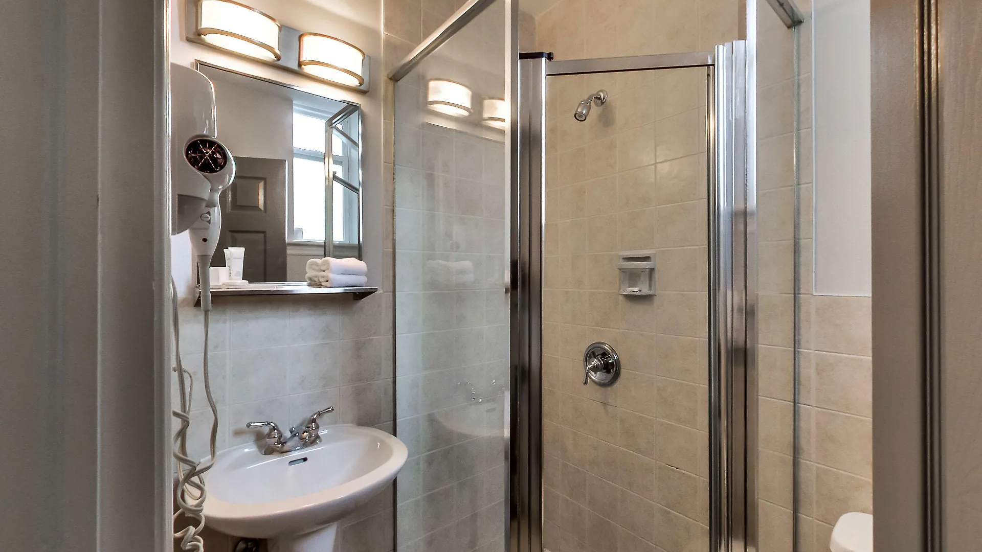 Isabella Hotel & Suites Toronto