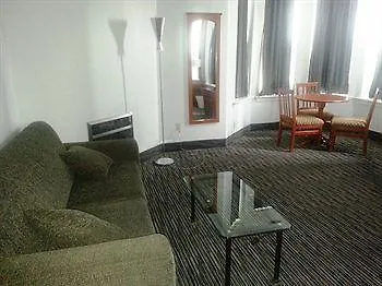 Isabella Hotel & Suites Toronto 2*,  Canadá