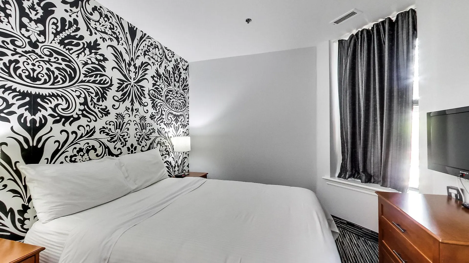 Isabella Hotel & Suites トロント カナダ